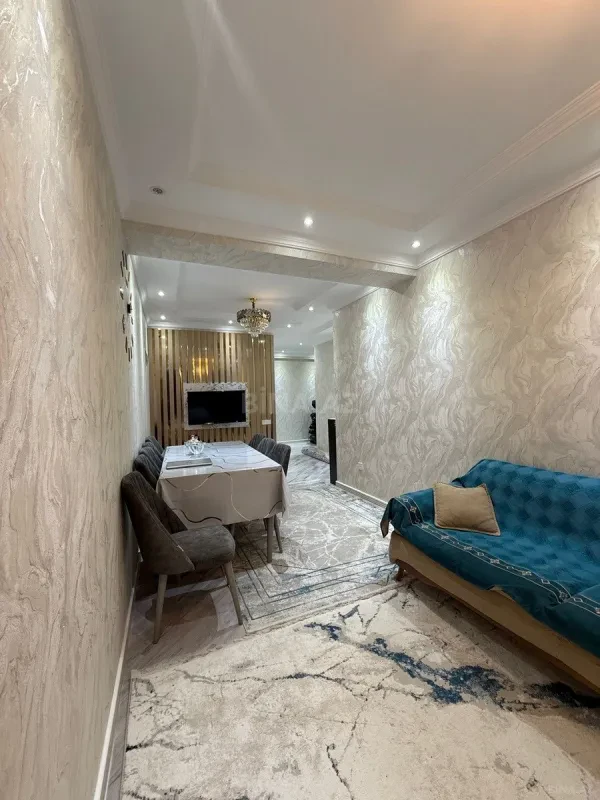 Satılır 4 otaqlı mənzil 130 m²