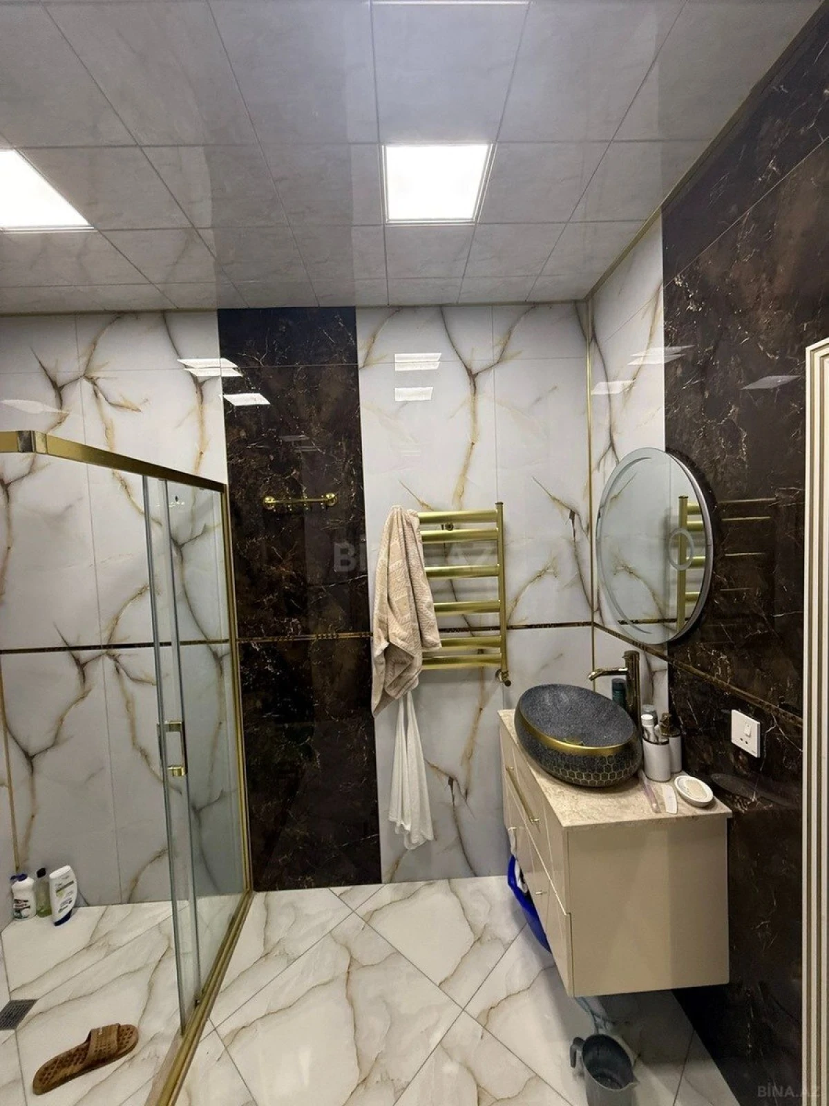Satılır 4 otaqlı mənzil 130 m²
