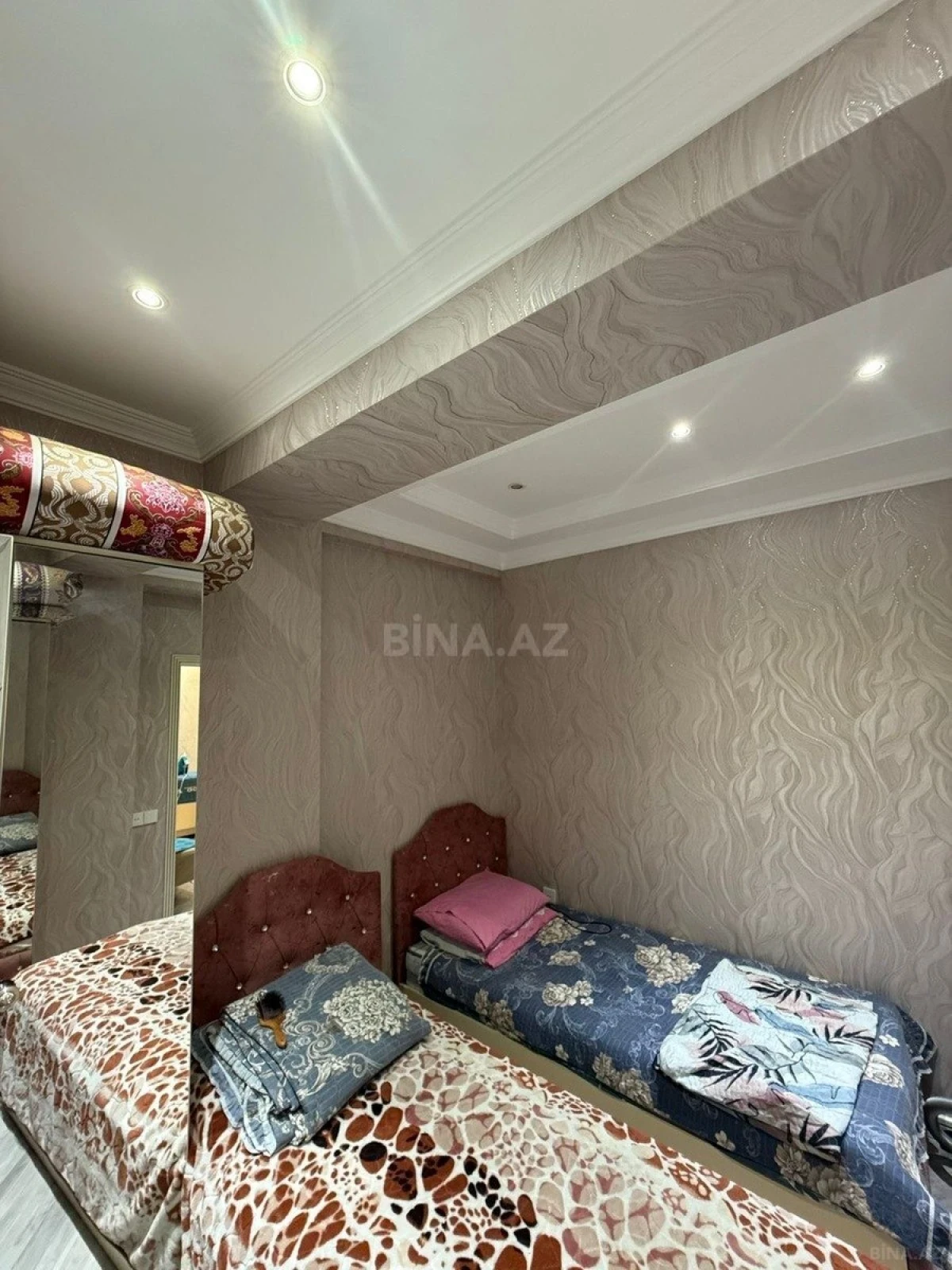 Satılır 4 otaqlı mənzil 130 m²