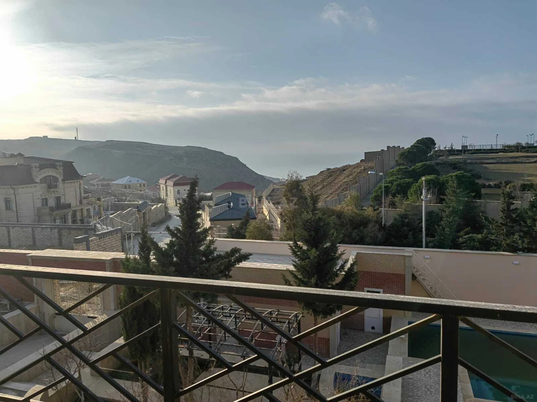 Satılır 6 otaqlı həyət evi 600 m²