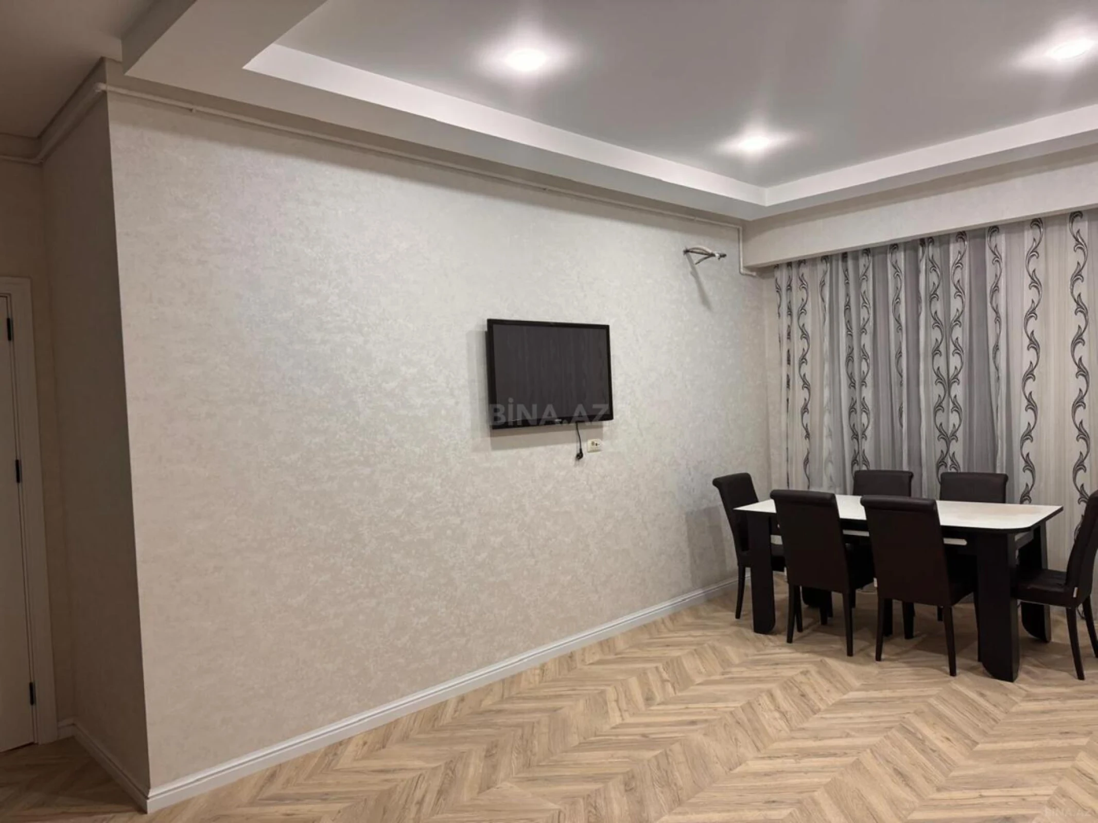 Kirayə verilir 3 otaqlı mənzil 95 m²