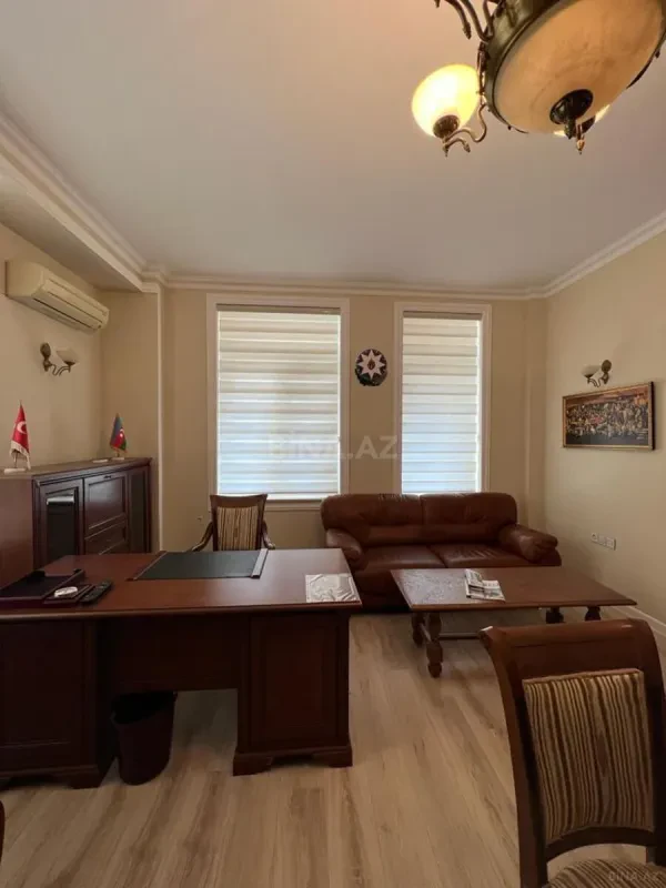 Kirayə verilir 3 otaqlı ofis 110 m²