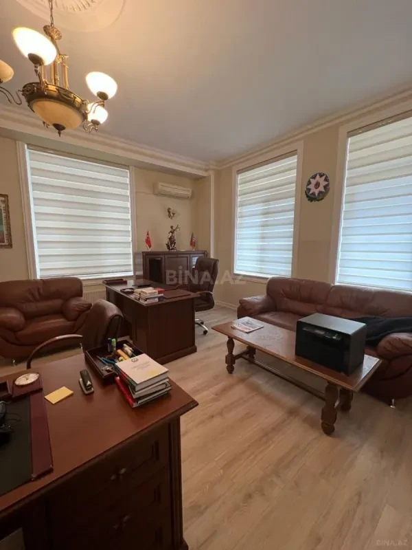 Kirayə verilir 3 otaqlı ofis 110 m²