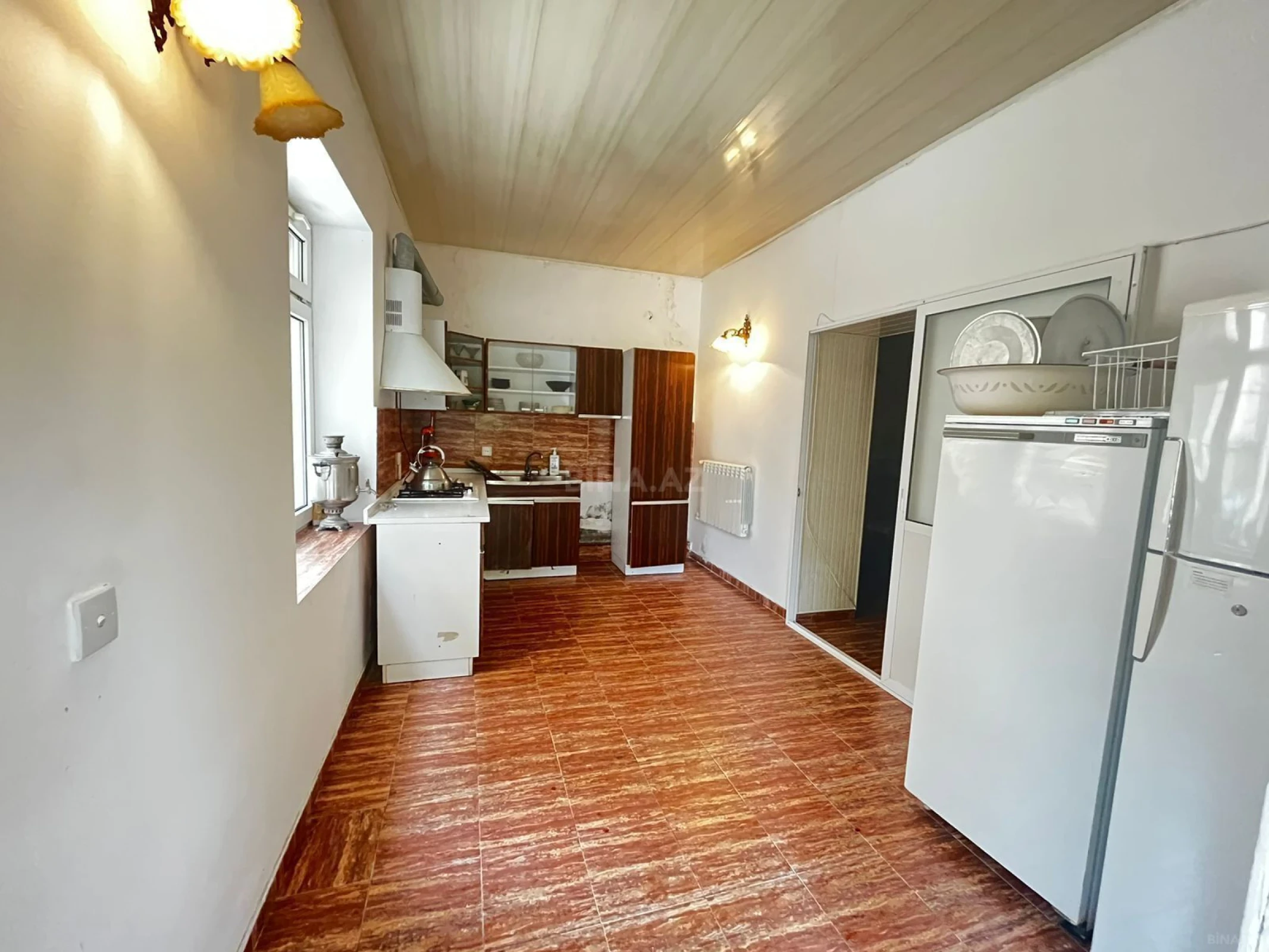 Satılır 9 otaqlı həyət evi 450 m²
