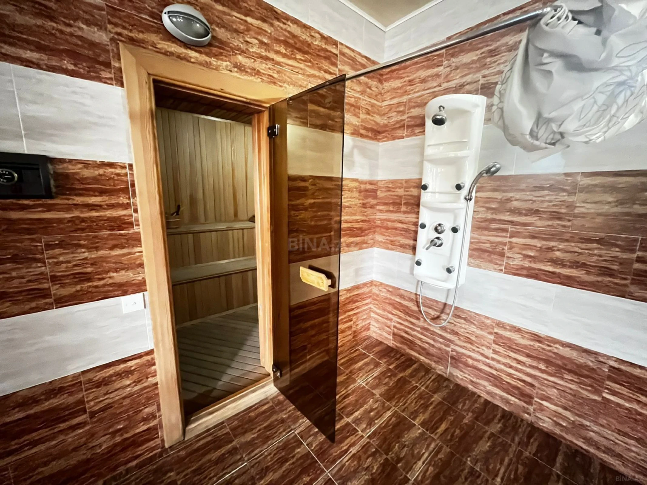 Satılır 9 otaqlı həyət evi 450 m²