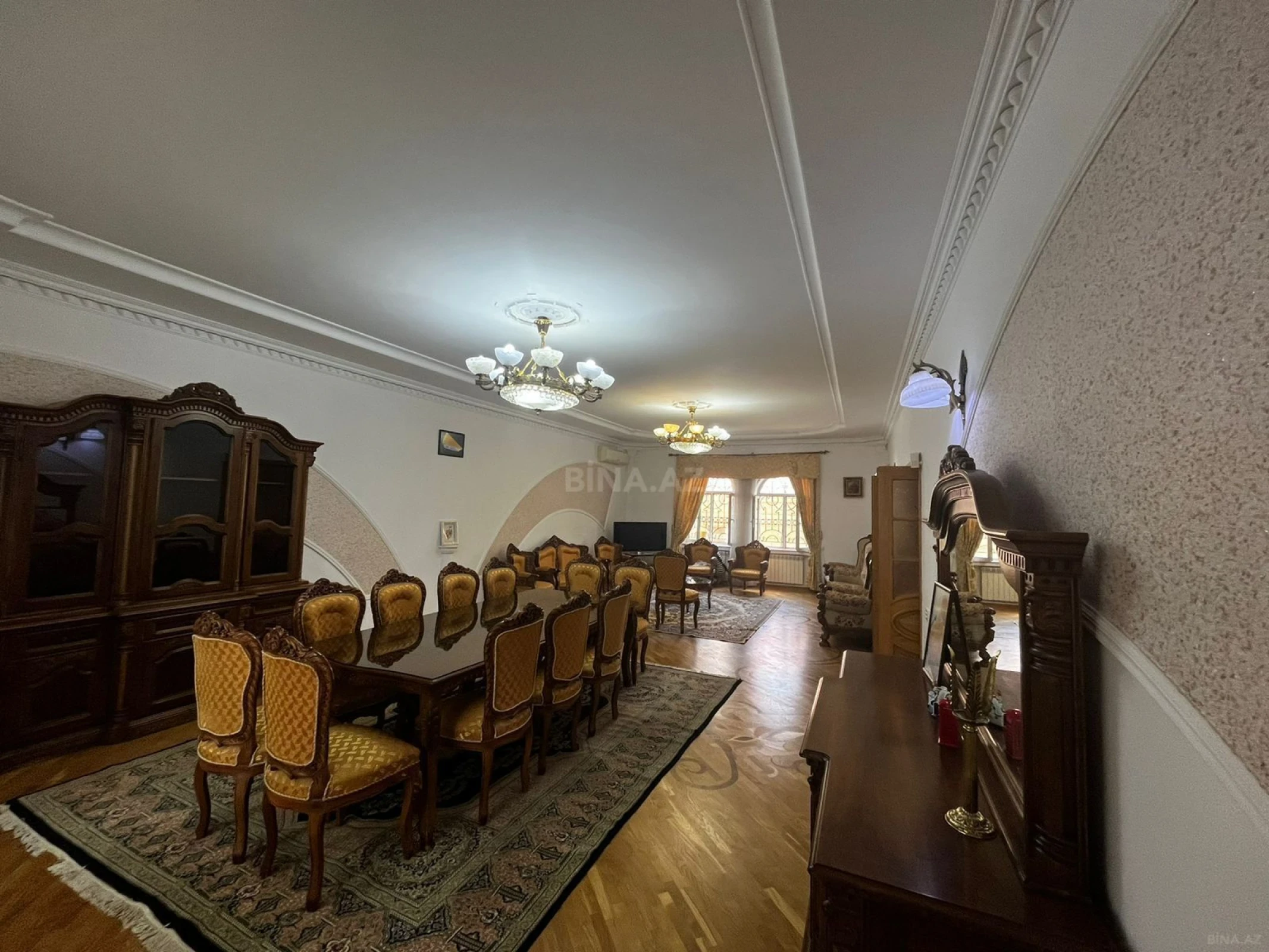 Satılır 9 otaqlı həyət evi 450 m²