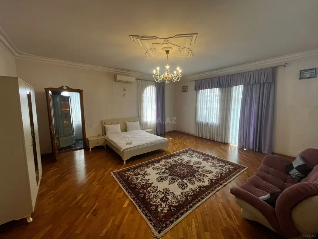 Satılır 9 otaqlı həyət evi 450 m²