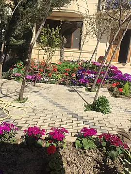 Satılır 5 otaqlı həyət evi 800 m²