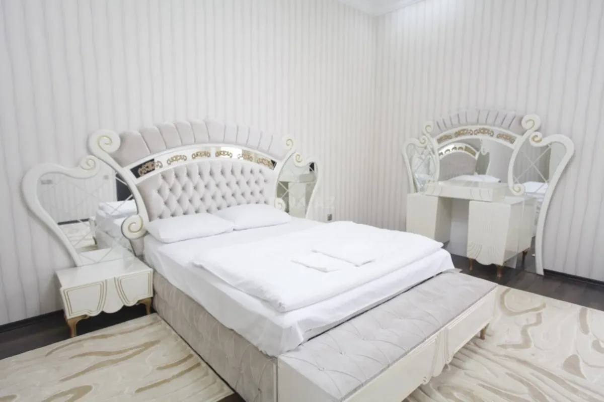 Satılır 5 otaqlı həyət evi 800 m²
