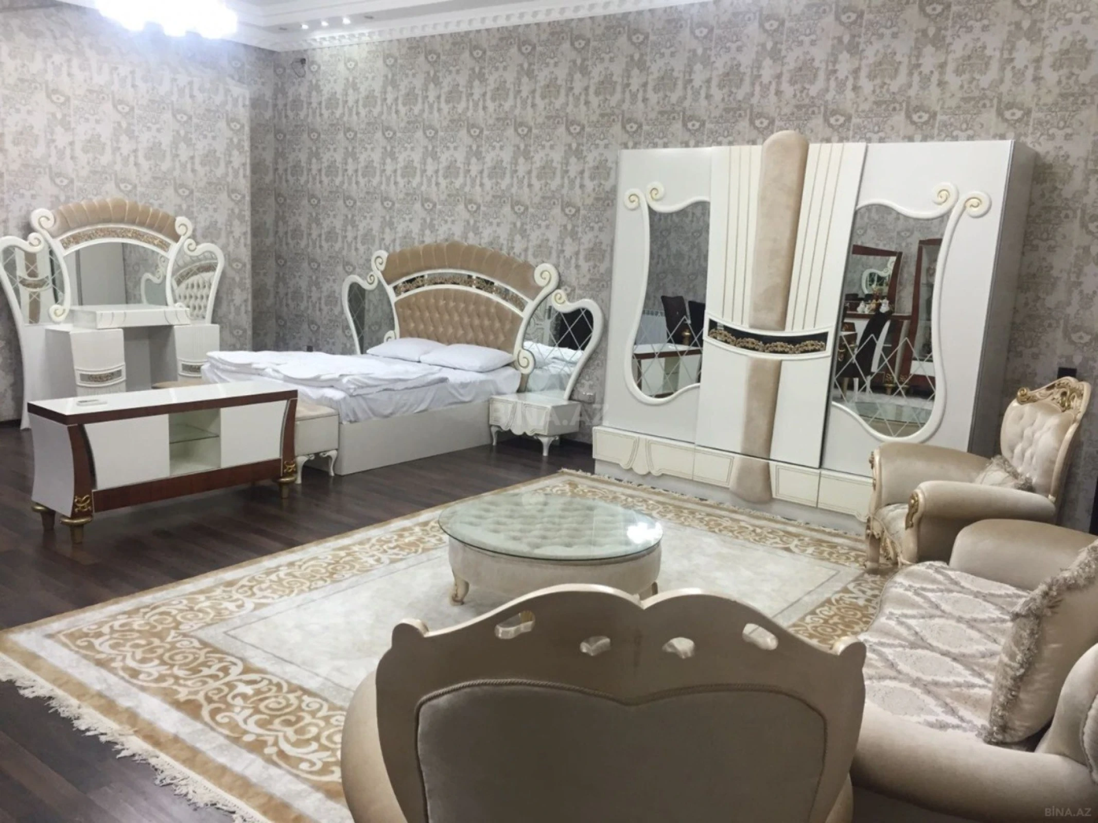 Satılır 5 otaqlı həyət evi 800 m²