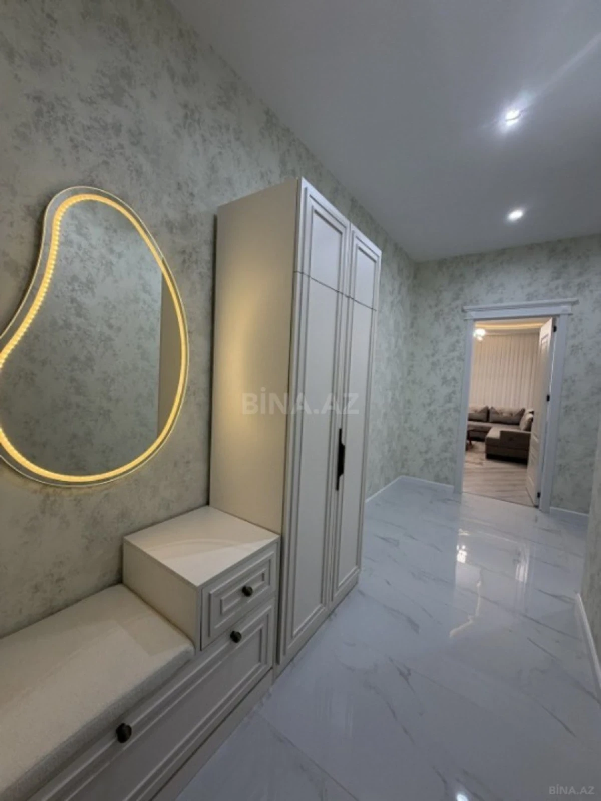 Kirayə verilir 2 otaqlı mənzil 65 m²