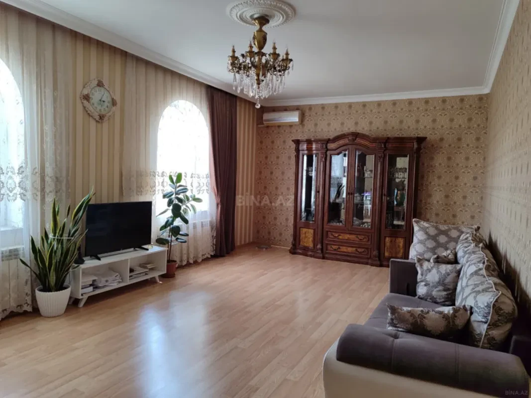 Satılır 4 otaqlı həyət evi 132 m²