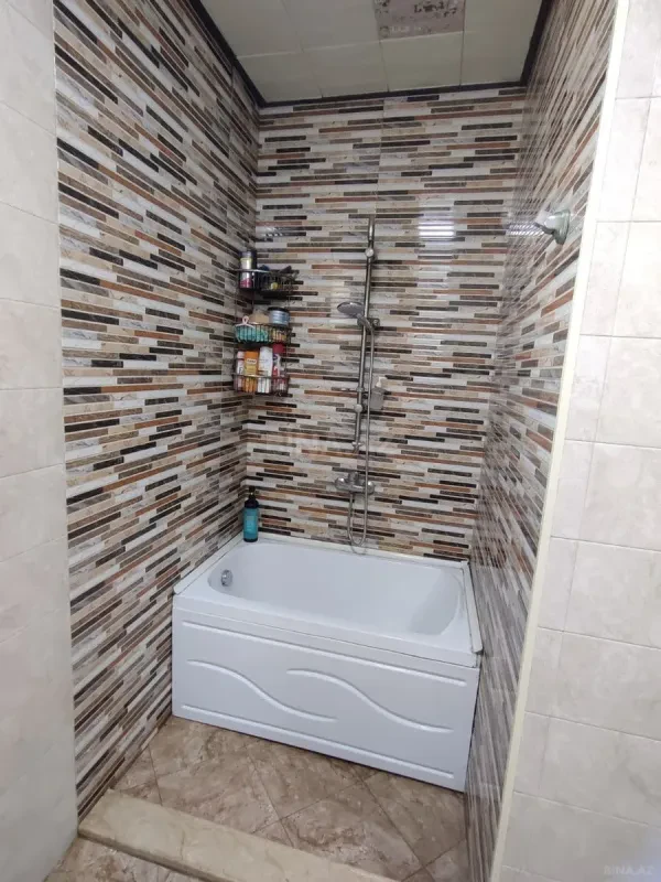 Satılır 4 otaqlı həyət evi 132 m²