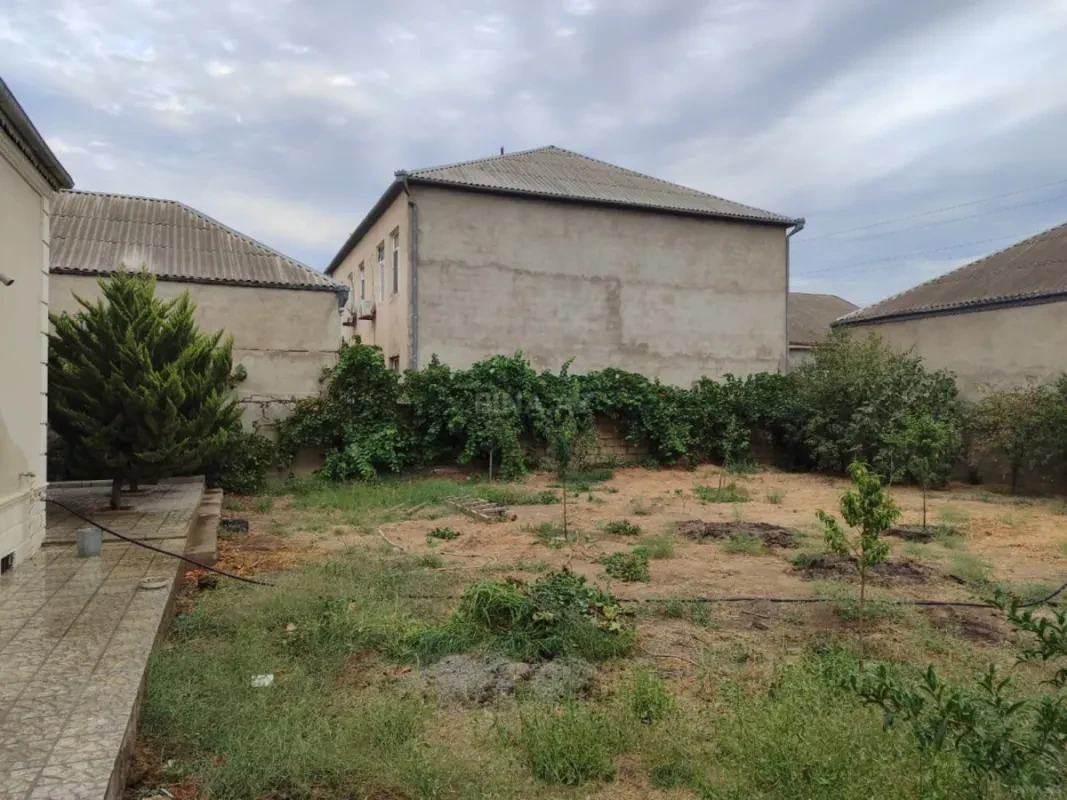 Satılır 4 otaqlı həyət evi 132 m²