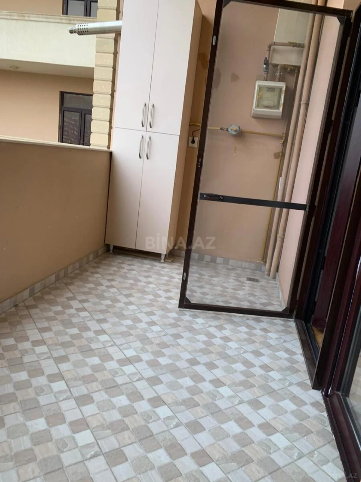 Kirayə verilir 2 otaqlı mənzil 77 m²