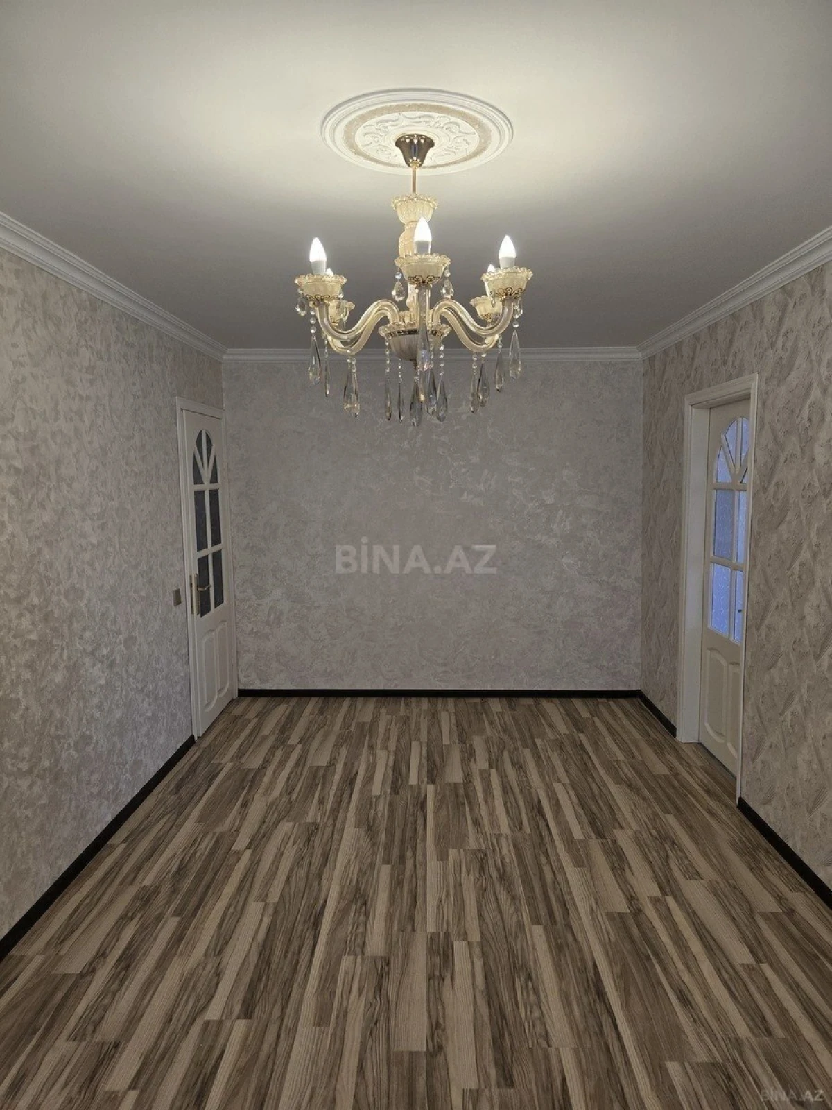 Satılır 2 otaqlı mənzil 55 m²