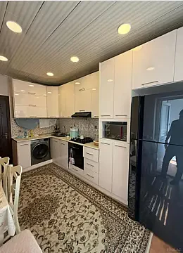 Satılır 2 otaqlı mənzil 73.5 m²