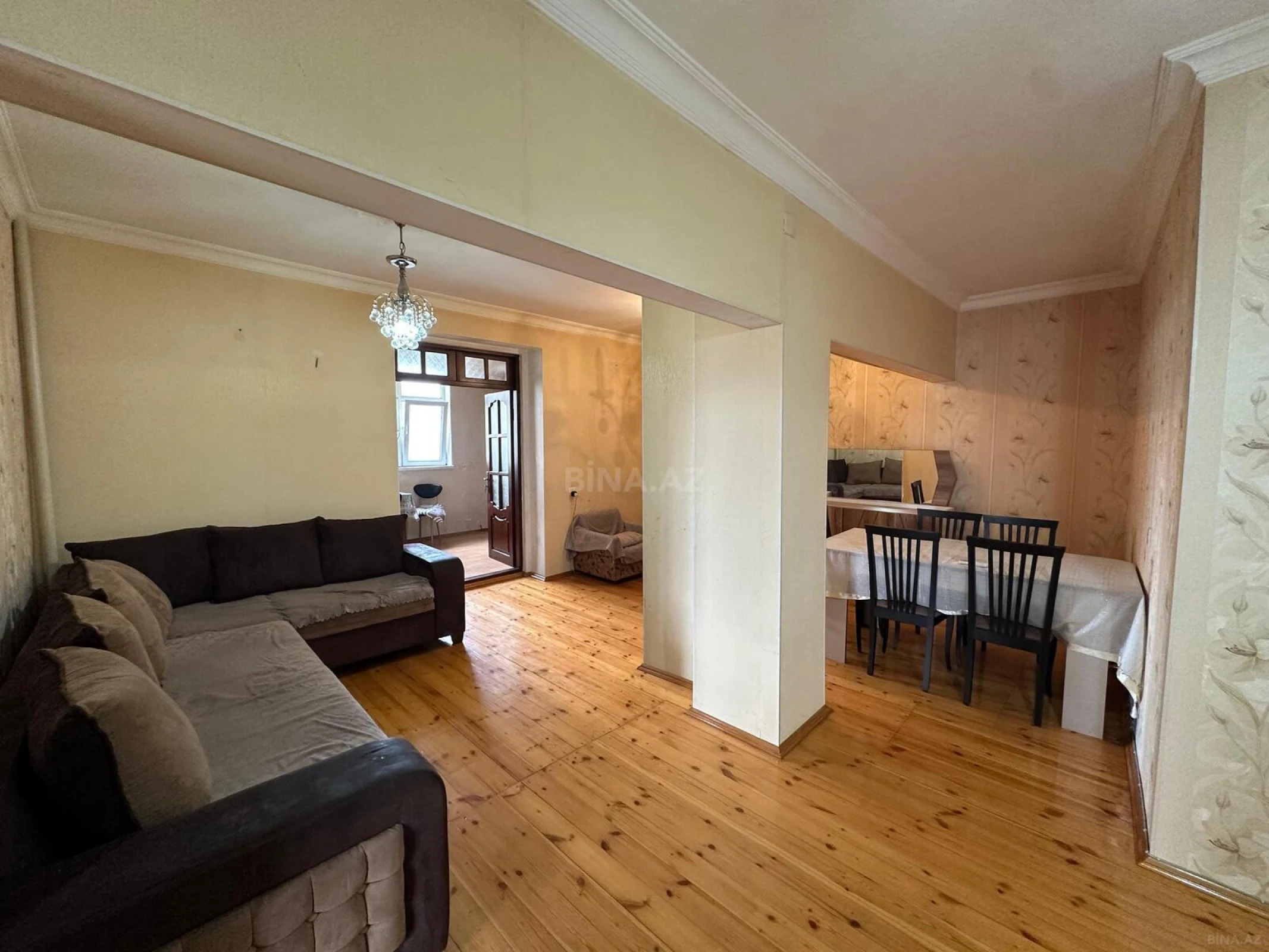 Satılır 4 otaqlı mənzil 120 m²