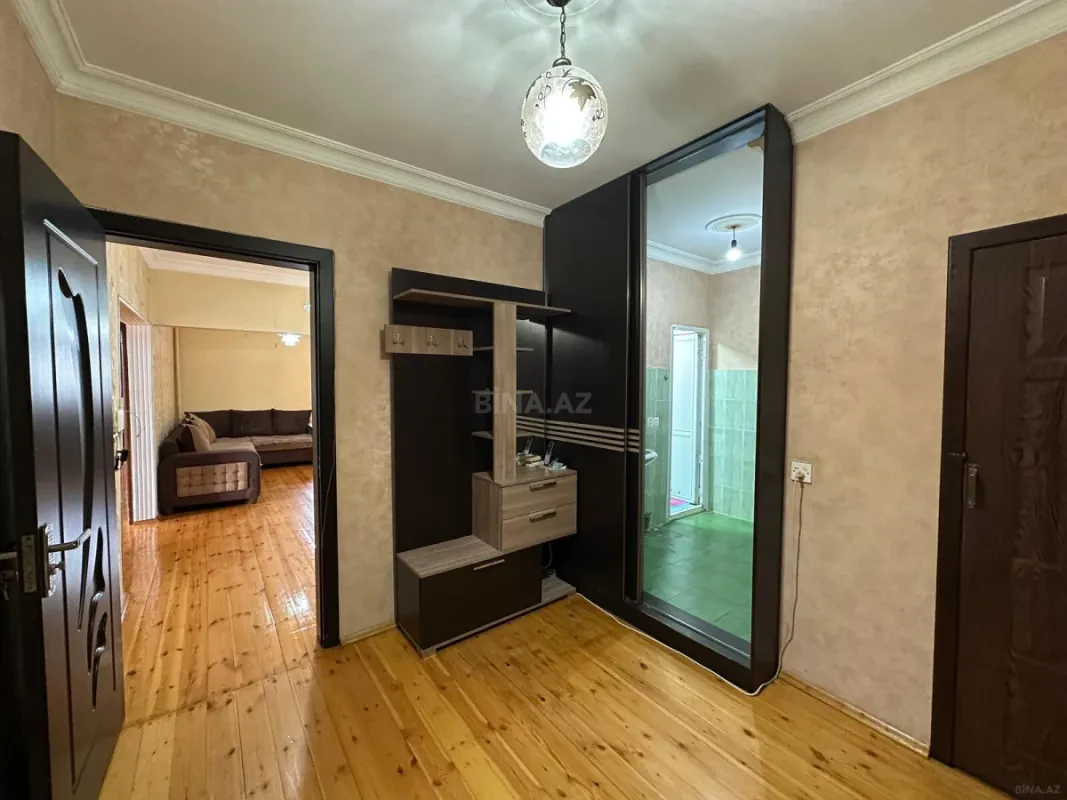 Satılır 4 otaqlı mənzil 120 m²