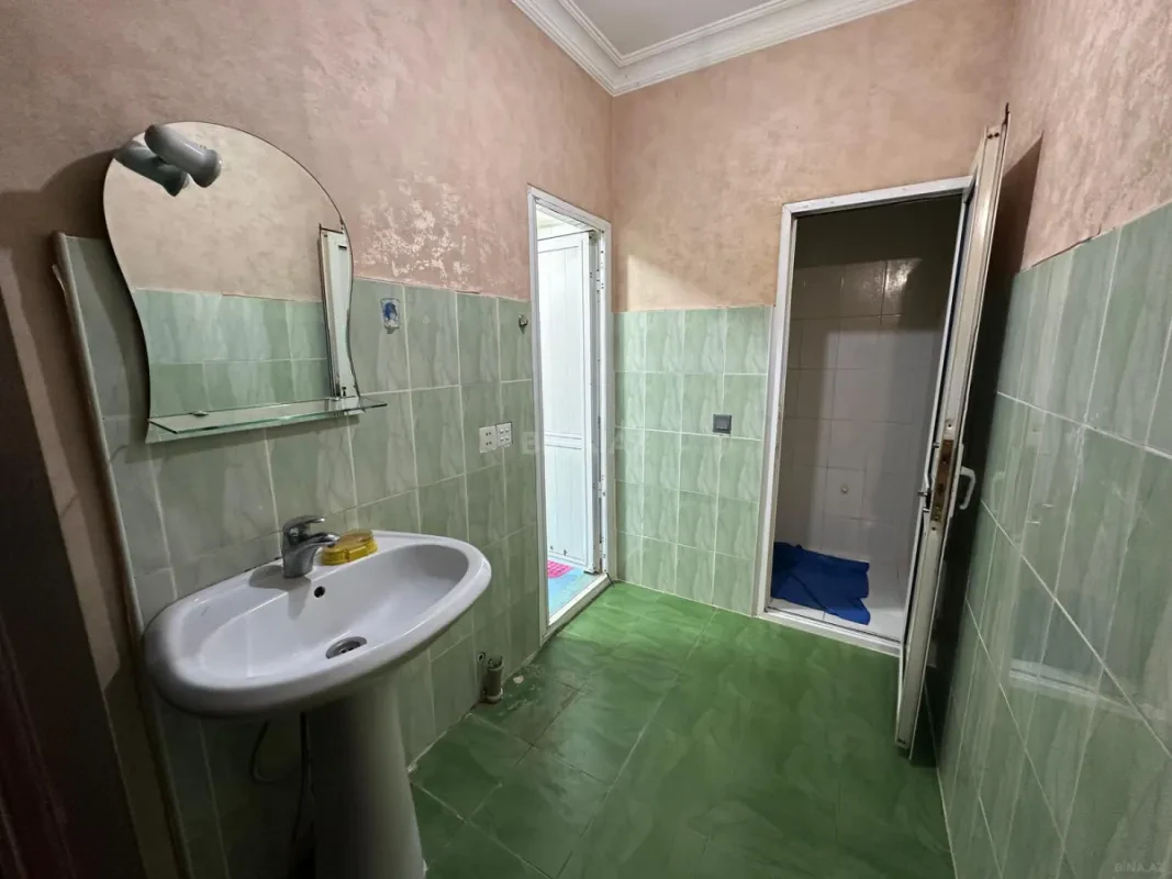 Satılır 4 otaqlı mənzil 120 m²