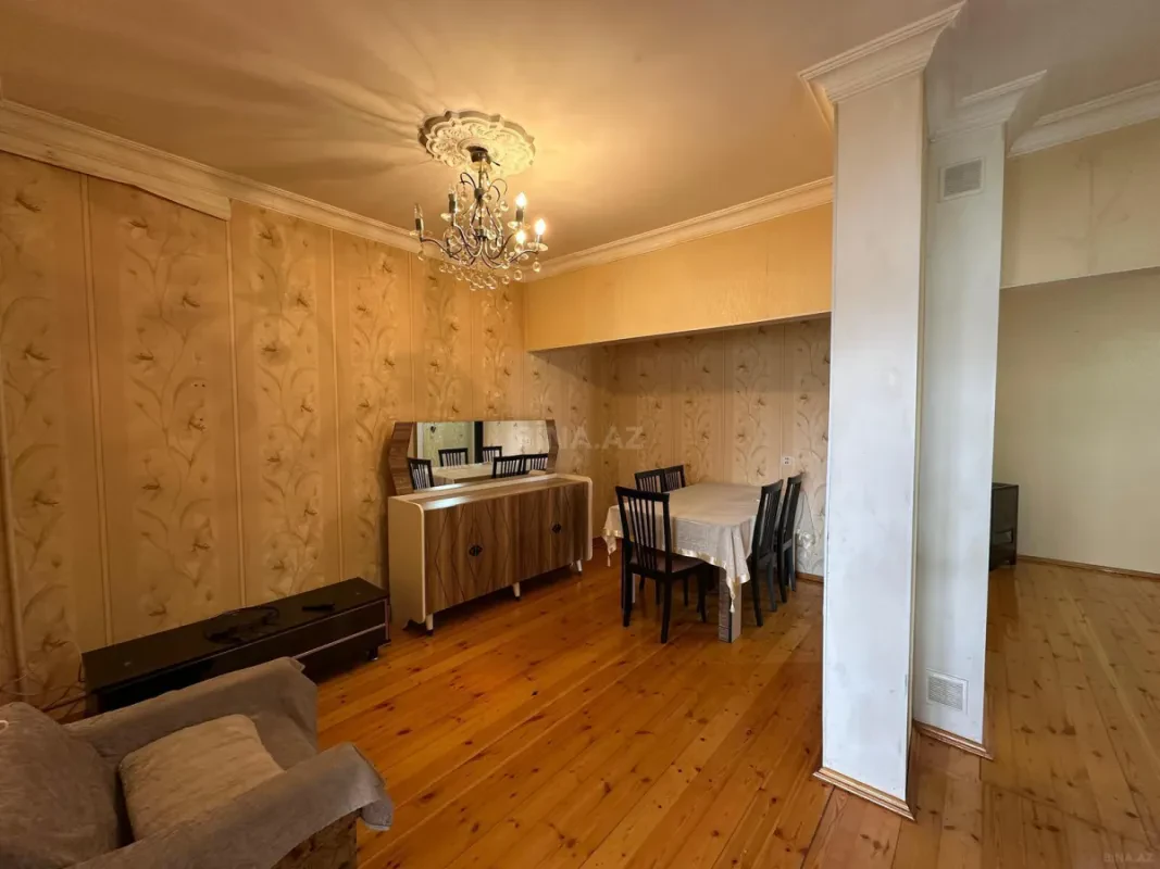 Satılır 4 otaqlı mənzil 120 m²