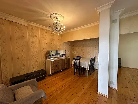 Satılır 4 otaqlı mənzil 120 m²