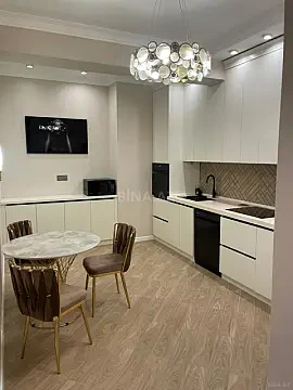 Kirayə verilir 3 otaqlı mənzil 106 m²