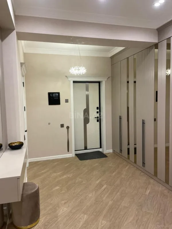 Kirayə verilir 3 otaqlı mənzil 106 m²