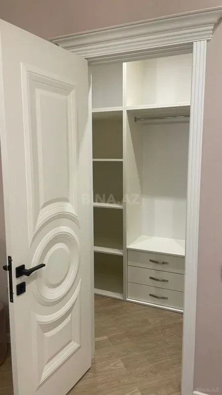 Kirayə verilir 3 otaqlı mənzil 106 m²