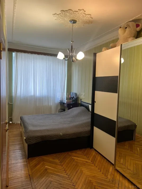 Satılır 4 otaqlı mənzil 100 m²