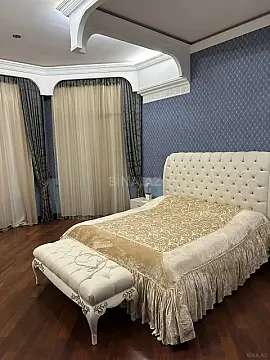 Satılır 5 otaqlı mənzil 250 m²