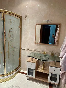 Satılır 5 otaqlı mənzil 250 m²