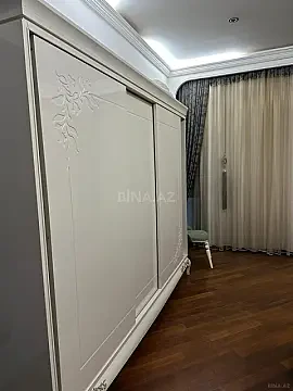 Satılır 5 otaqlı mənzil 250 m²