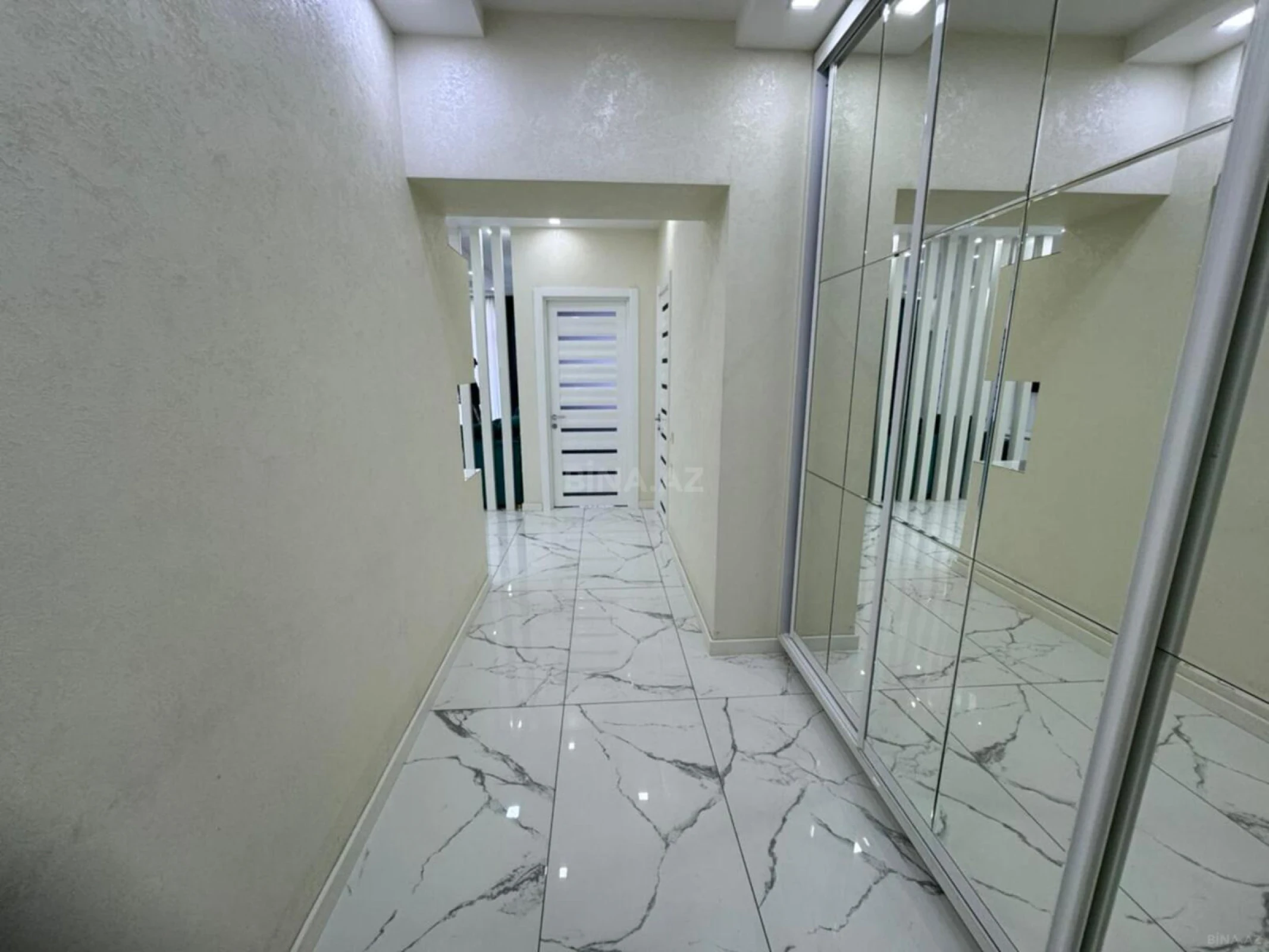 Kirayə verilir 3 otaqlı mənzil 120 m²