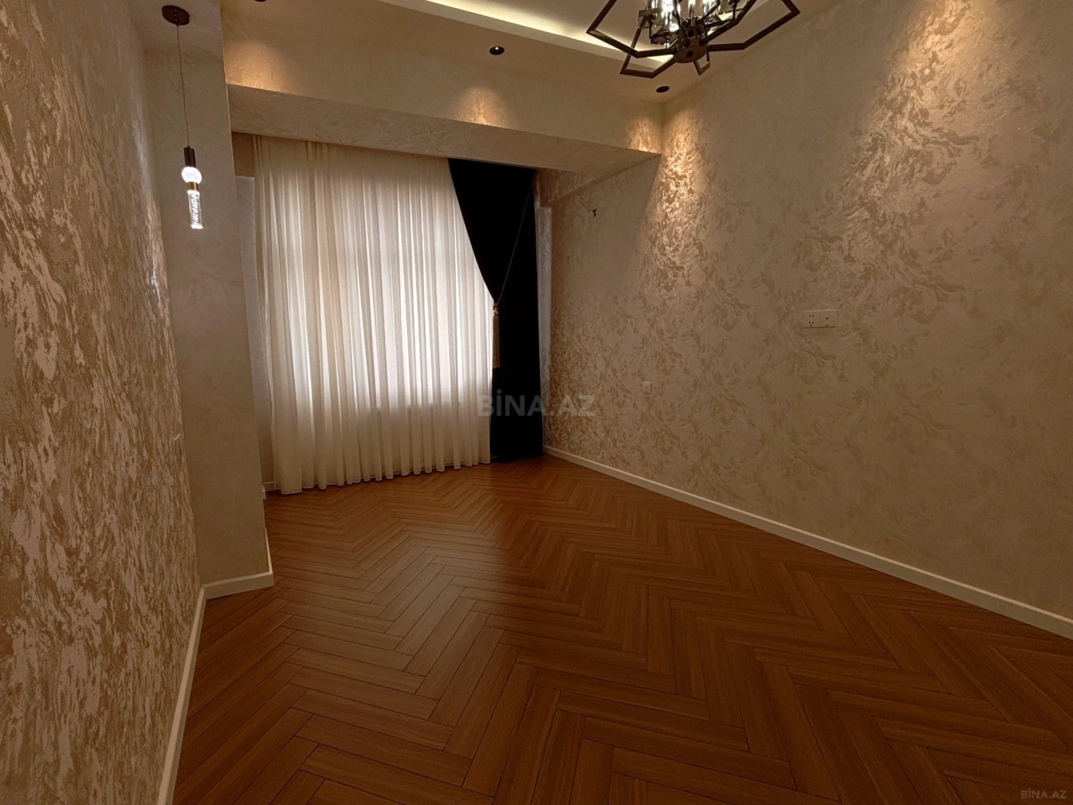 Satılır 2 otaqlı mənzil 64.5 m²