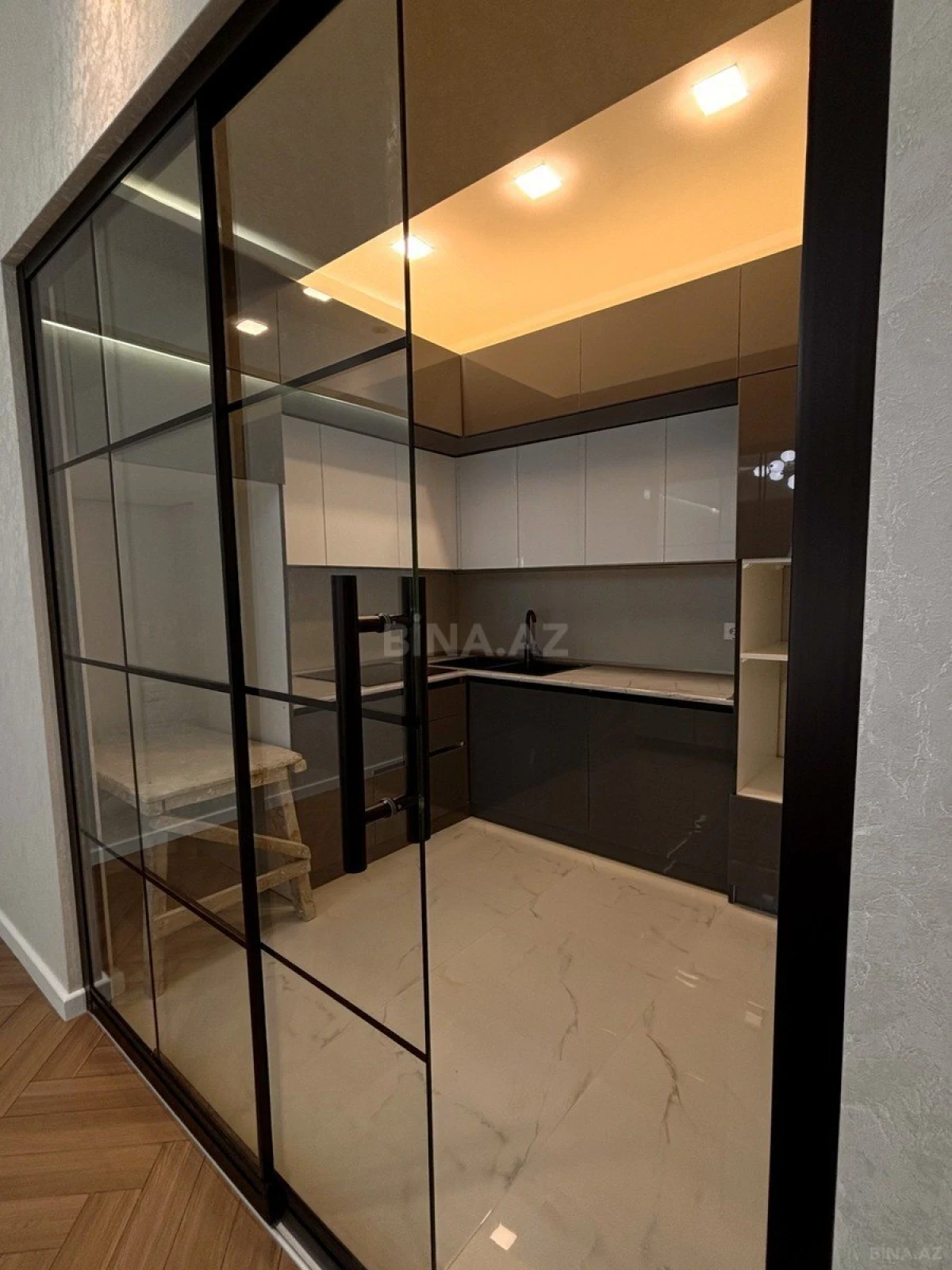 Satılır 2 otaqlı mənzil 64.5 m²
