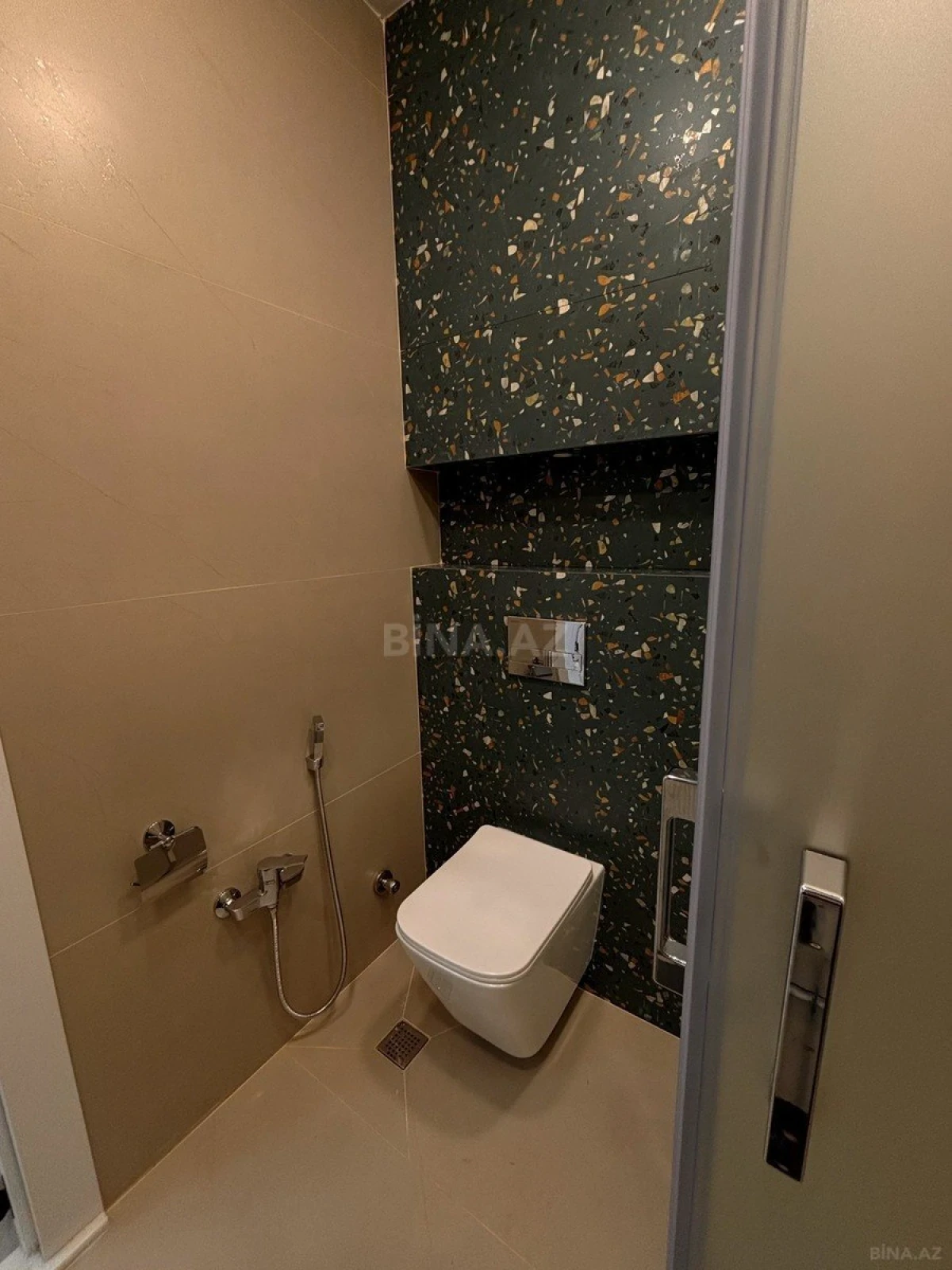 Satılır 2 otaqlı mənzil 64.5 m²