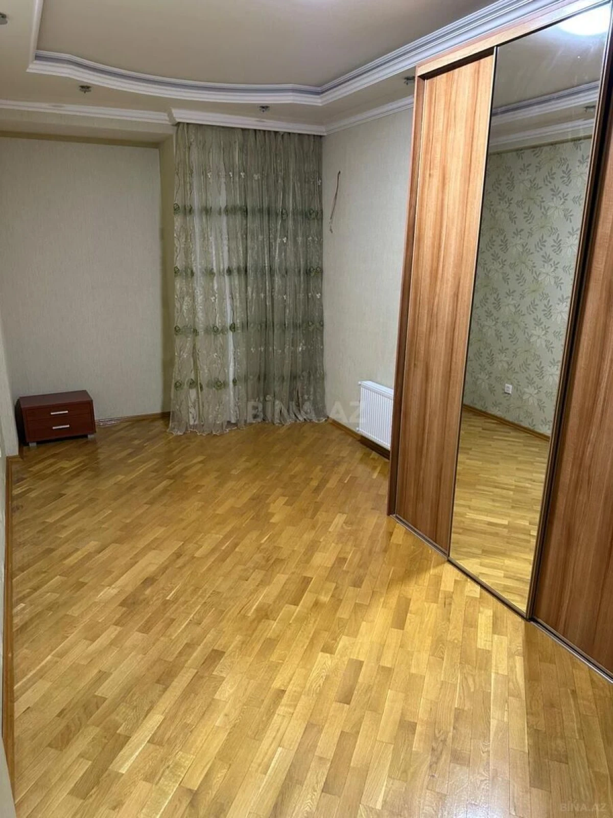 Kirayə verilir 3 otaqlı mənzil 120 m²