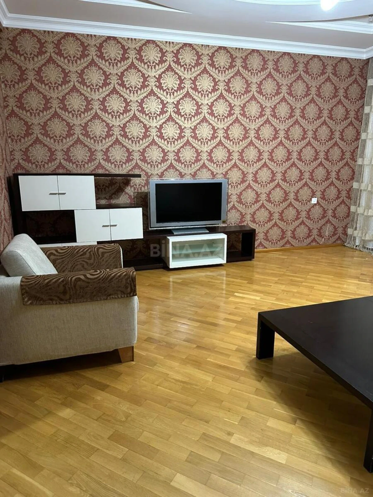 Kirayə verilir 3 otaqlı mənzil 120 m²
