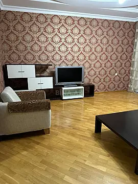 Kirayə verilir 3 otaqlı mənzil 120 m²