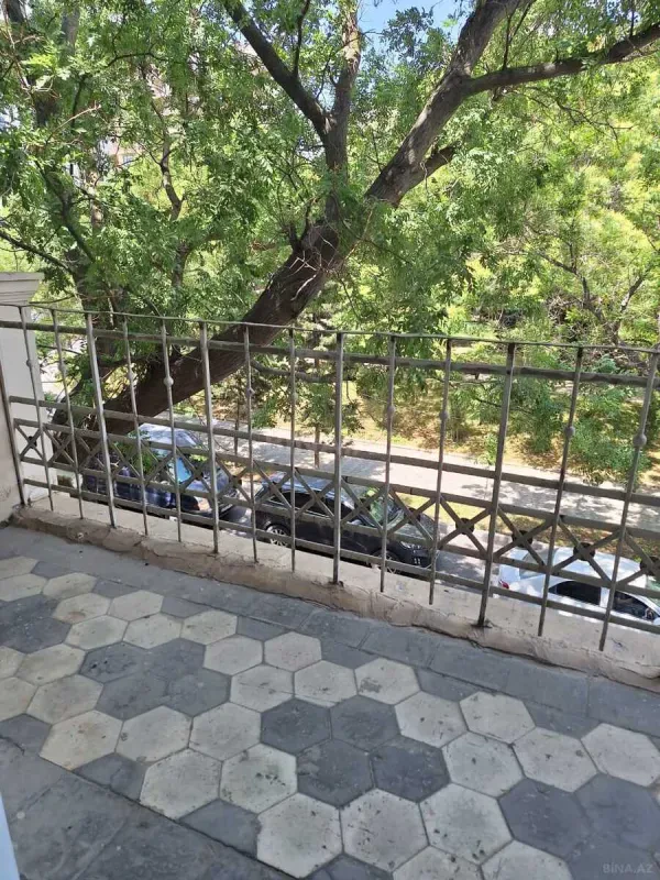 Kirayə verilir 4 otaqlı mənzil 100 m²
