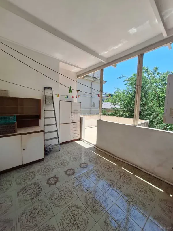 Kirayə verilir 4 otaqlı mənzil 100 m²