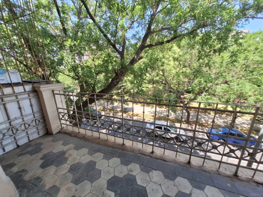 Kirayə verilir 4 otaqlı mənzil 100 m²