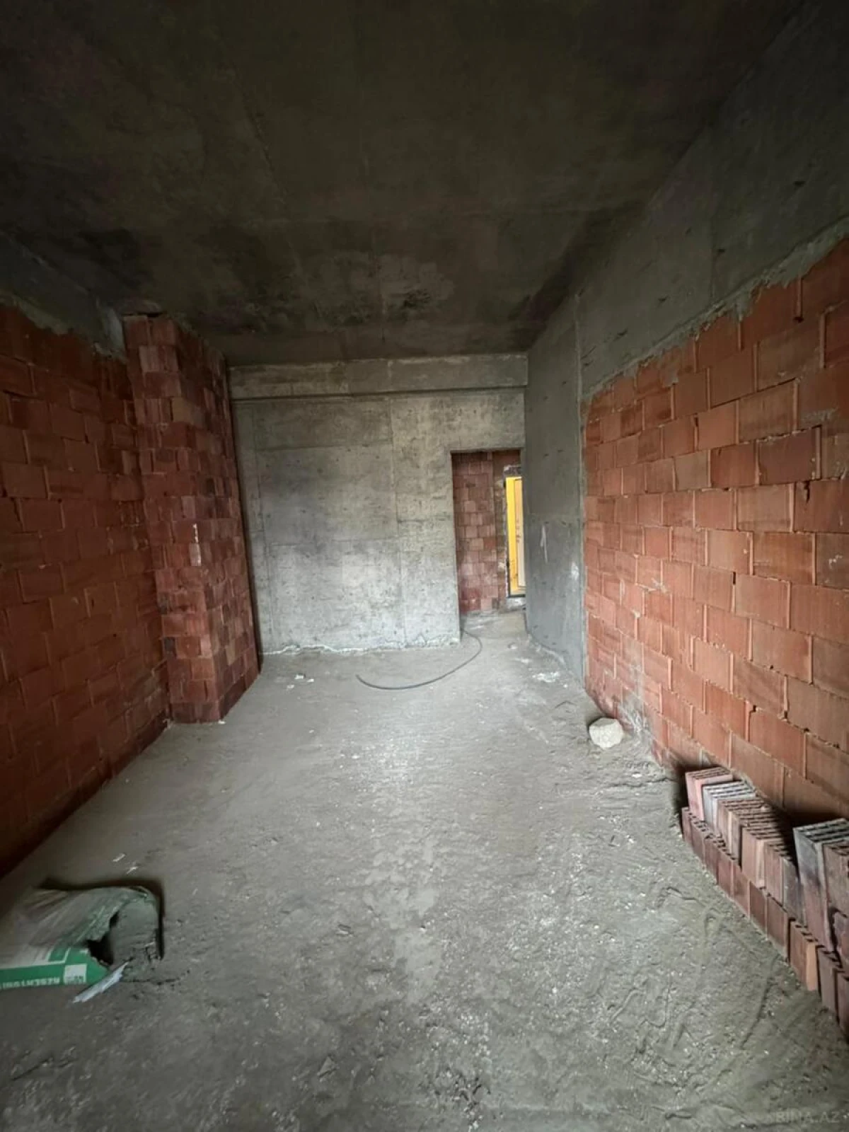 Satılır 1 otaqlı mənzil 51 m²
