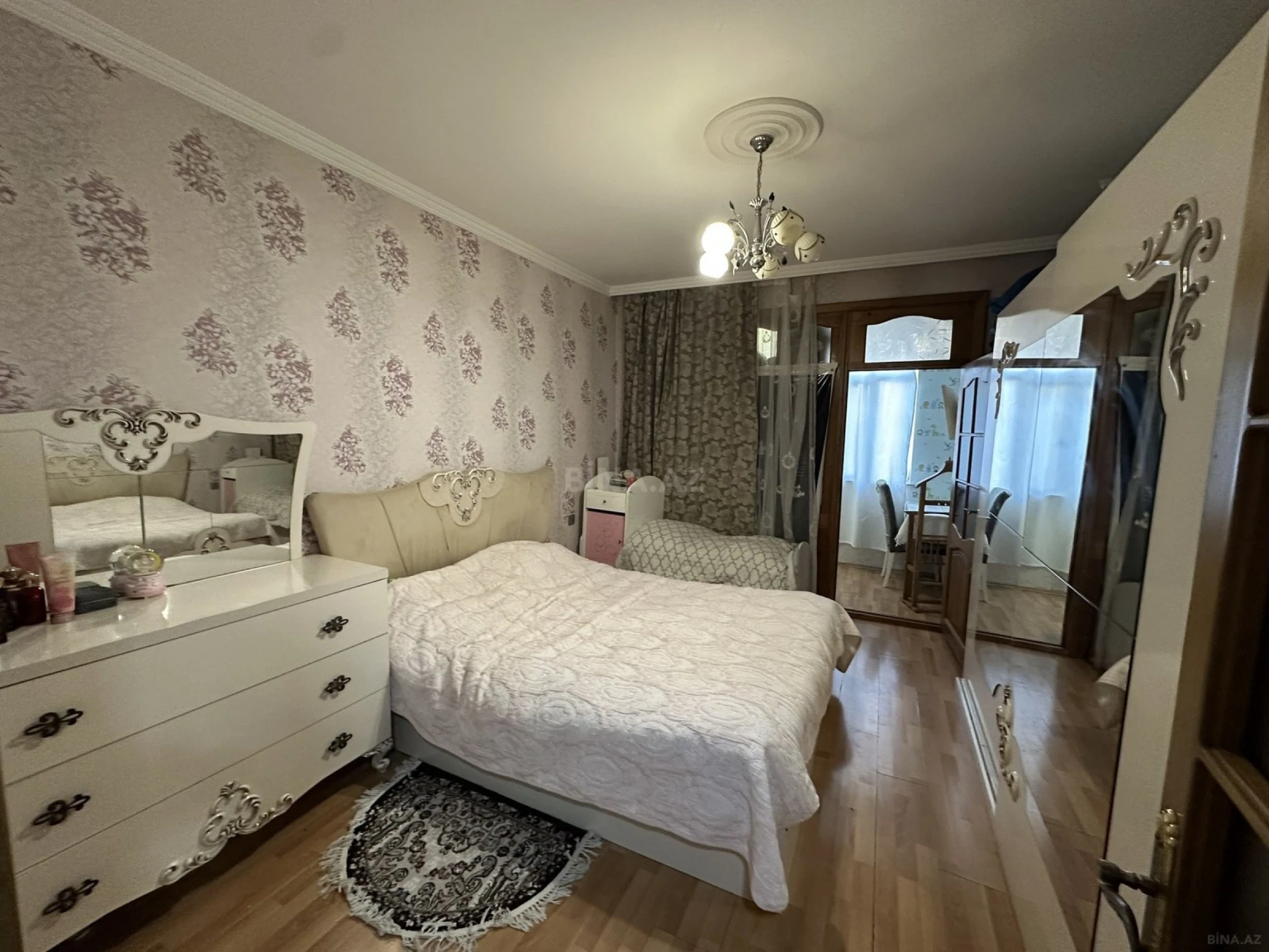 Satılır 2 otaqlı mənzil 65 m²