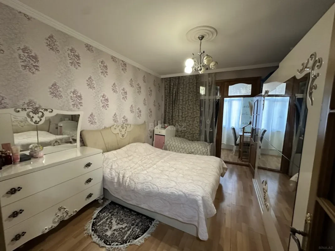 Satılır 2 otaqlı mənzil 65 m²