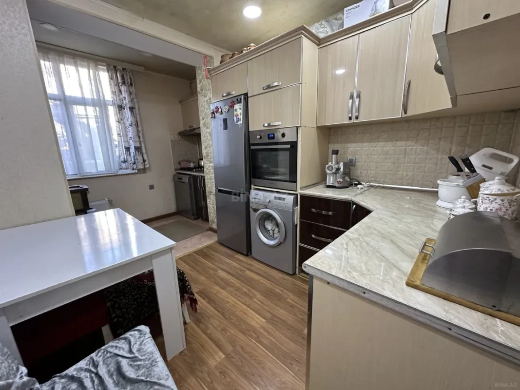 Satılır 2 otaqlı mənzil 65 m²