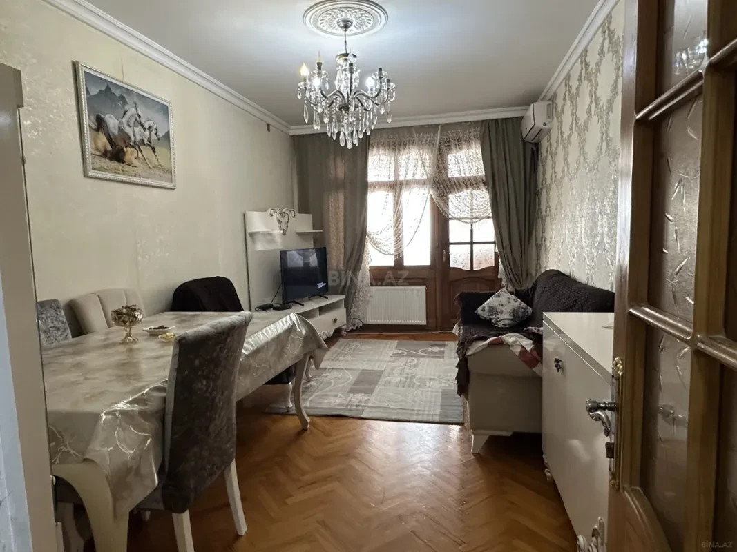 Satılır 2 otaqlı mənzil 65 m²