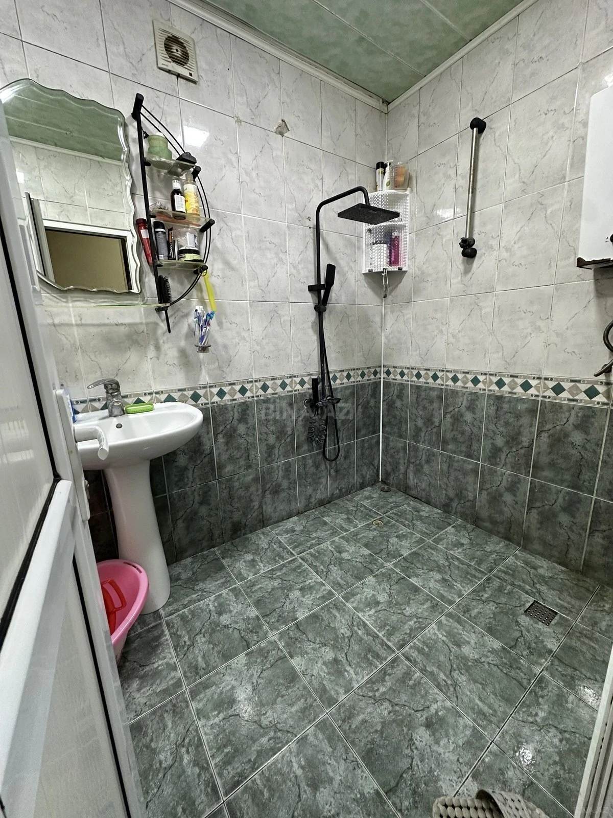 Satılır 2 otaqlı mənzil 65 m²