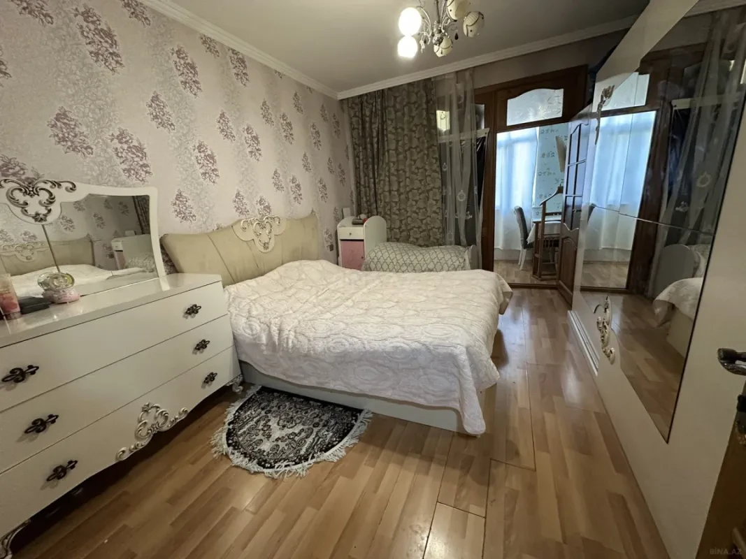 Satılır 2 otaqlı mənzil 65 m²